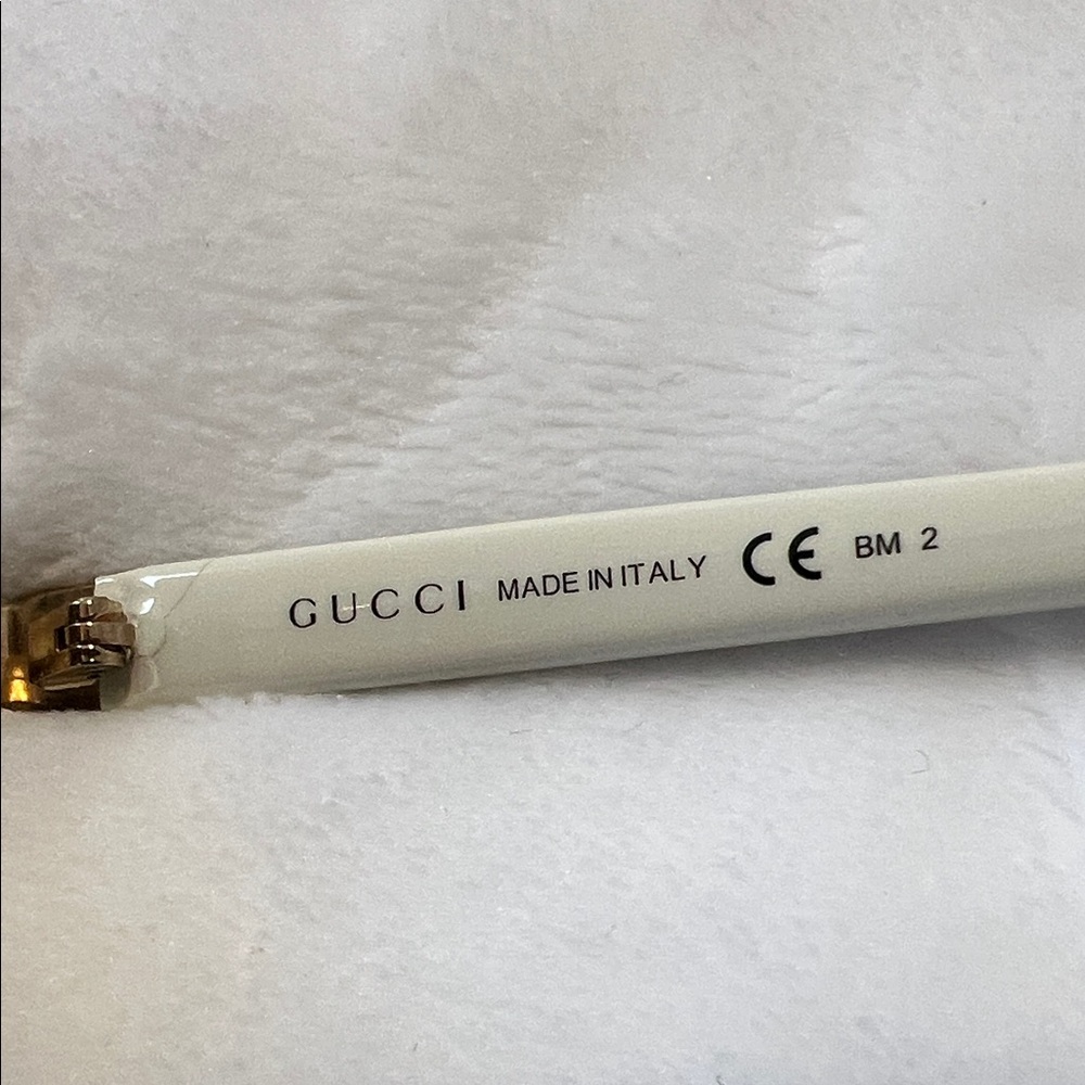 Gucci White and Gold Aviator Sunglasses - Picture 8 of 9
